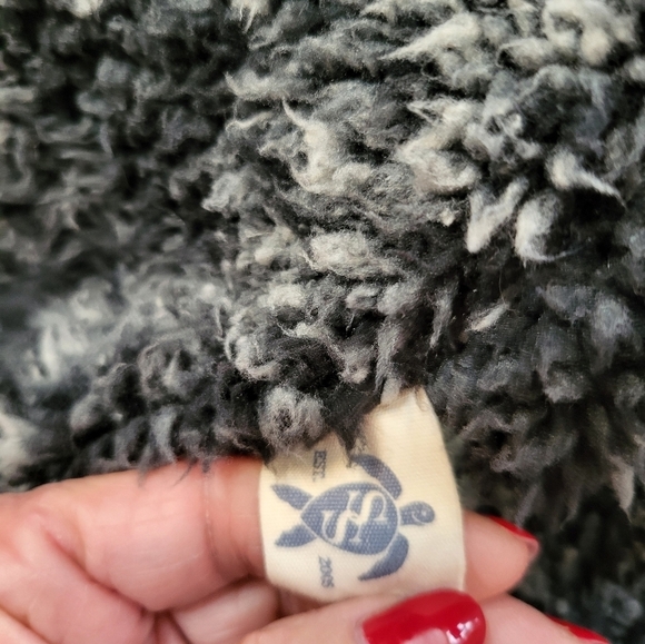 Simply Southern Large Faux Fur Vest black and gray - Picture 13 of 14